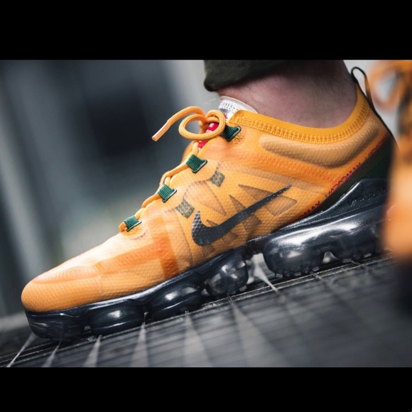 Nike Air VaporMax Canyon Gold, Men's Running Shoes - Picture 13 of 14